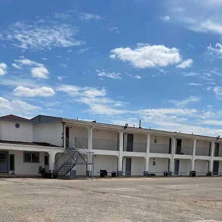 Dilley Executive Inn Extérieur photo