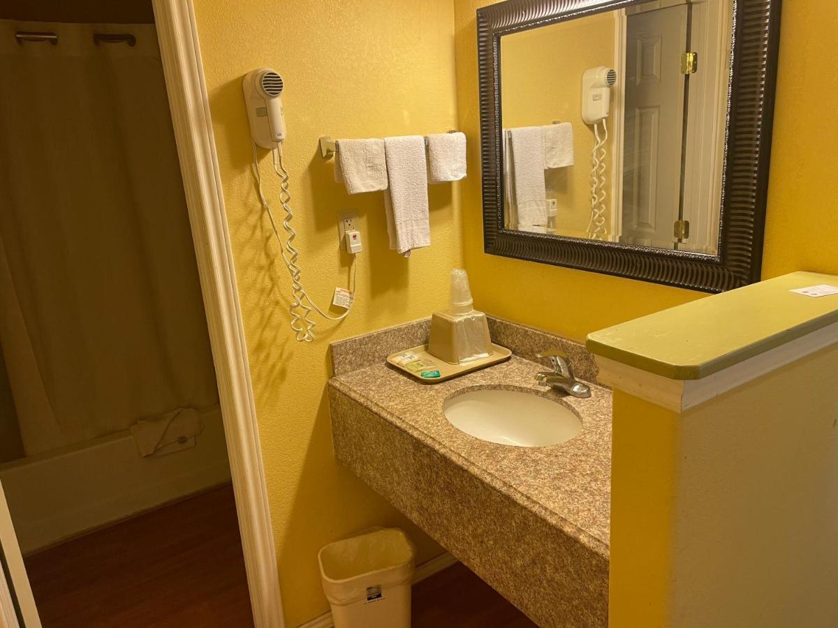 Dilley Executive Inn Extérieur photo